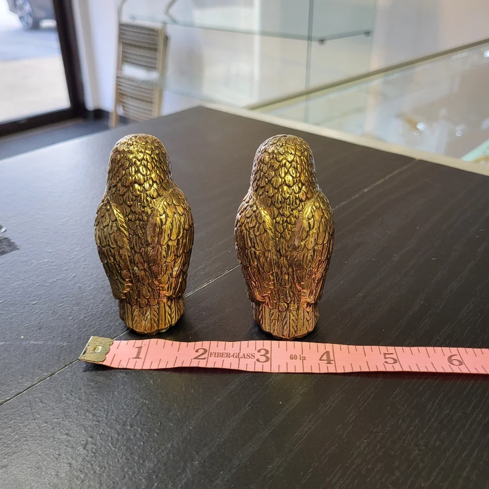 Cast owl salt and pepper shakers